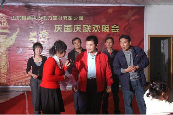 點擊查看詳細信息<br>標題：員工風采-比一比誰更紅 閱讀次數：3903